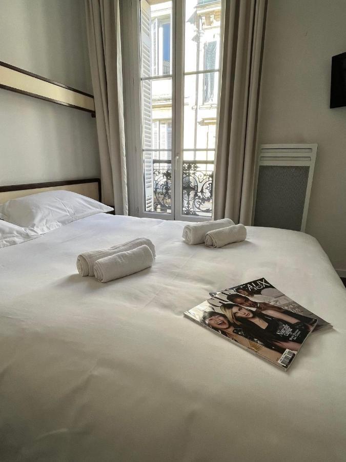 Brit Hotel Des Grands Hommes - Bordeaux Centre Bagian luar foto